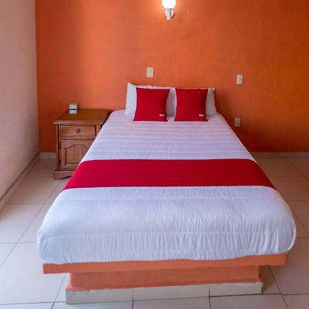 Hotel Casa Bravo Zihuatanejo Exterior photo